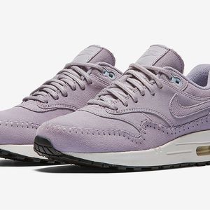 Rare Lavender suede Nike Air Max 1 Premium women’s shoes size 9